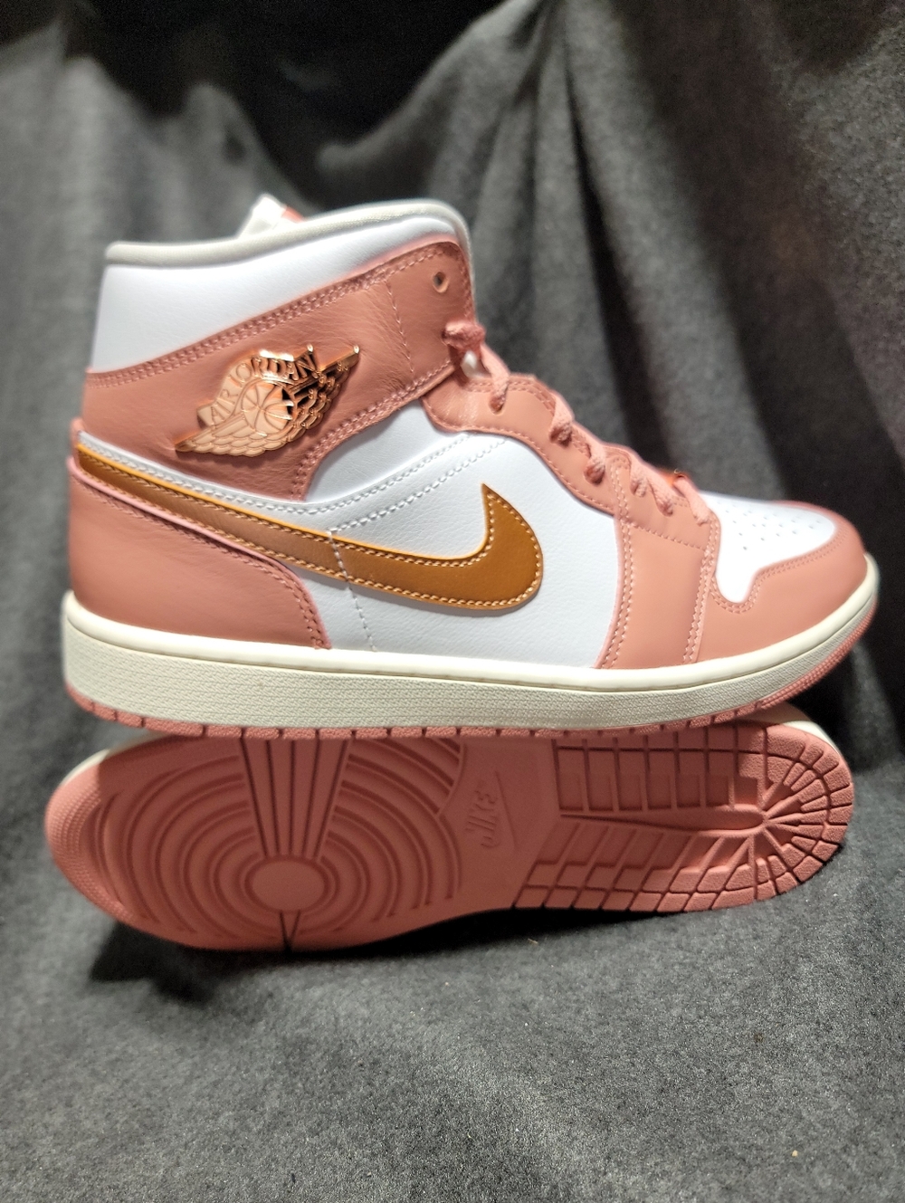 Women's Size 12 Air Jordan Retro 1 MID SE 'Red Stardust'